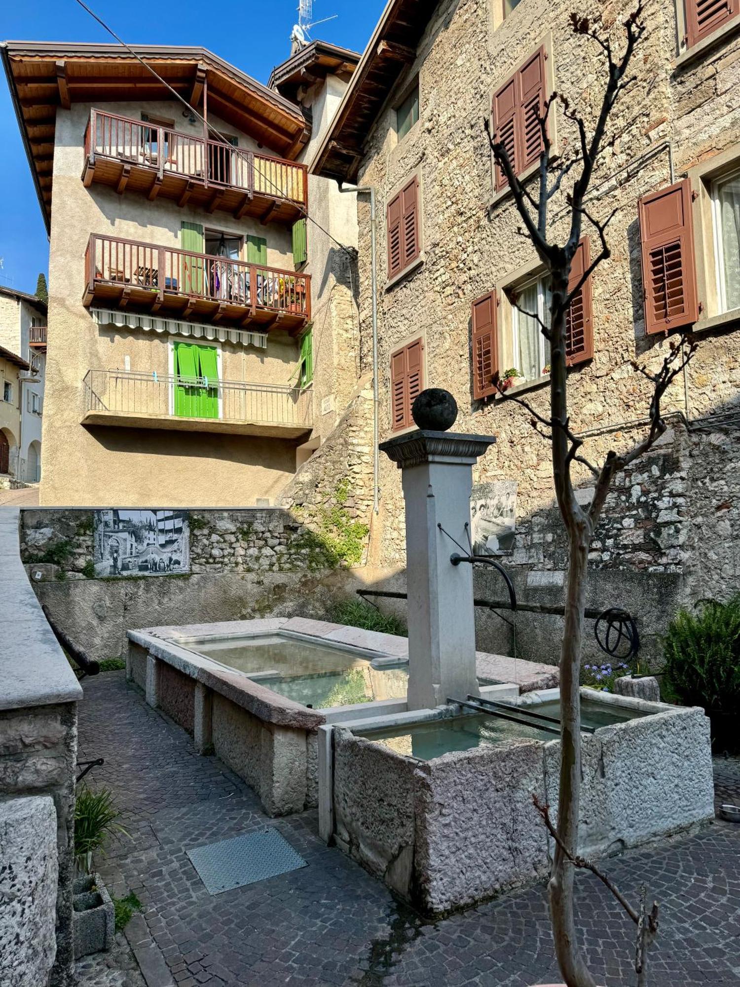 Cozy Old Town Apartamento Arco Exterior foto